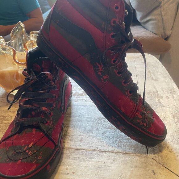 “Vans x Nightmare on Elm Street Sk8‐Hi Freddy Krueger Horror Pack Men’s 9 - Picture 6 of 8